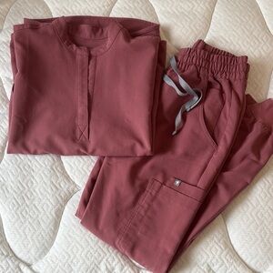 Mauve Figs Scrub Set